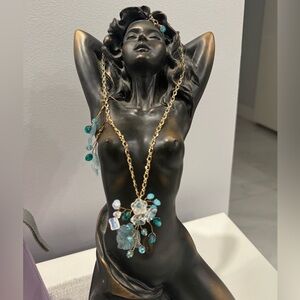 Elegant custom made gold and blue floral set: Necklace, earrings, ring.